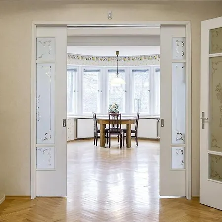 Elegance In The Heart Of - 150 M2 Luxurious With 4 Large Bedrooms! Apartman Tallinn