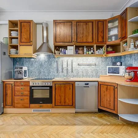 Elegance In The Heart Of - 150 M2 Luxurious With 4 Large Bedrooms! * Reval
